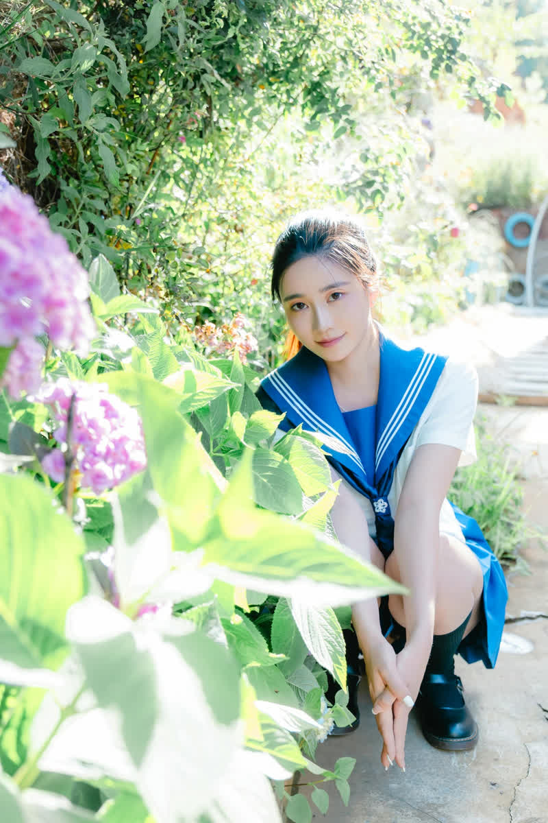 气质美乳女菩萨｜年年Nnian🕊️制服露出《泡沫之夏JK》 第 6 张