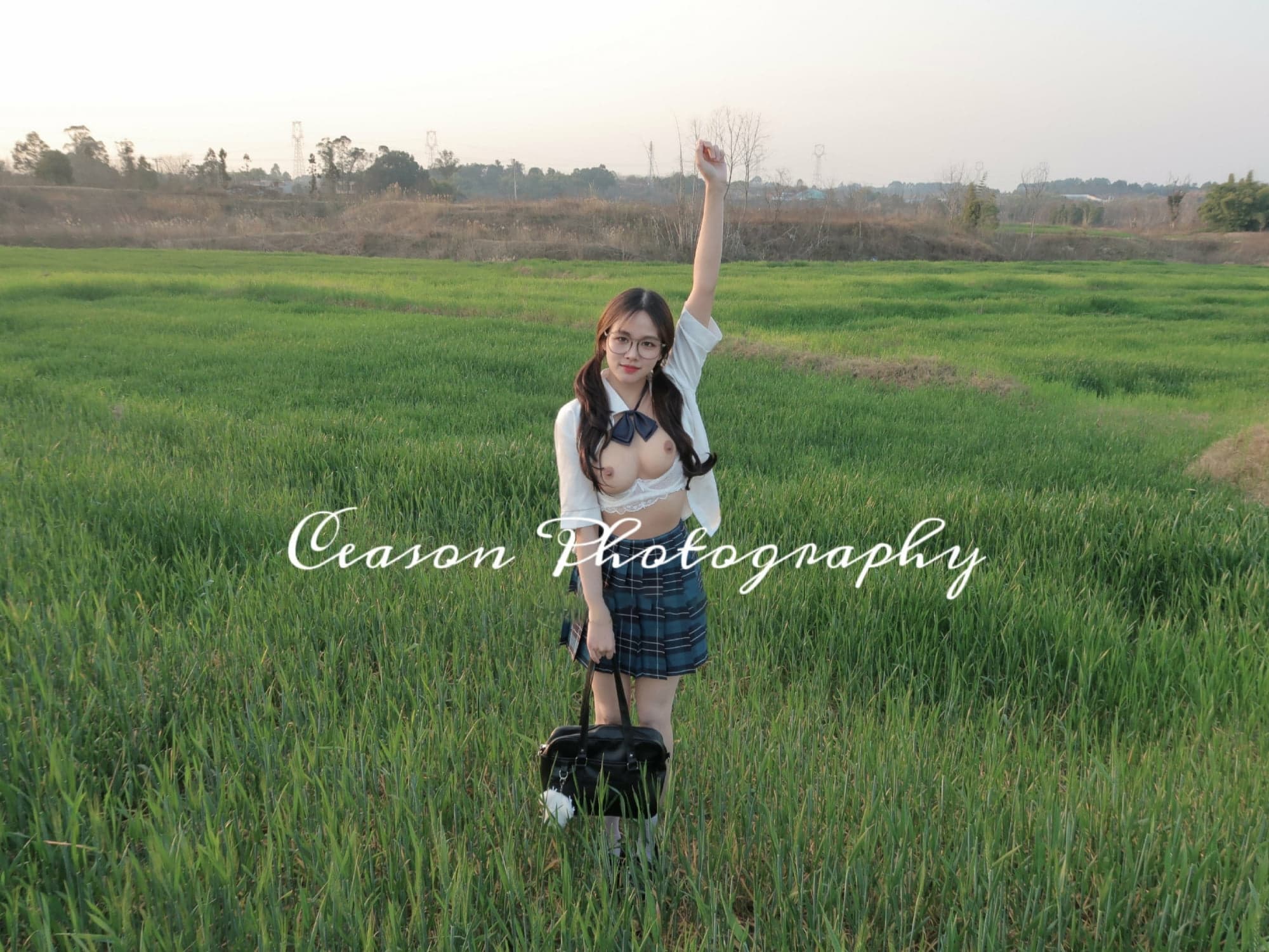 推特美女Ceason图集💎户外露出x黑丝JK美镜娘