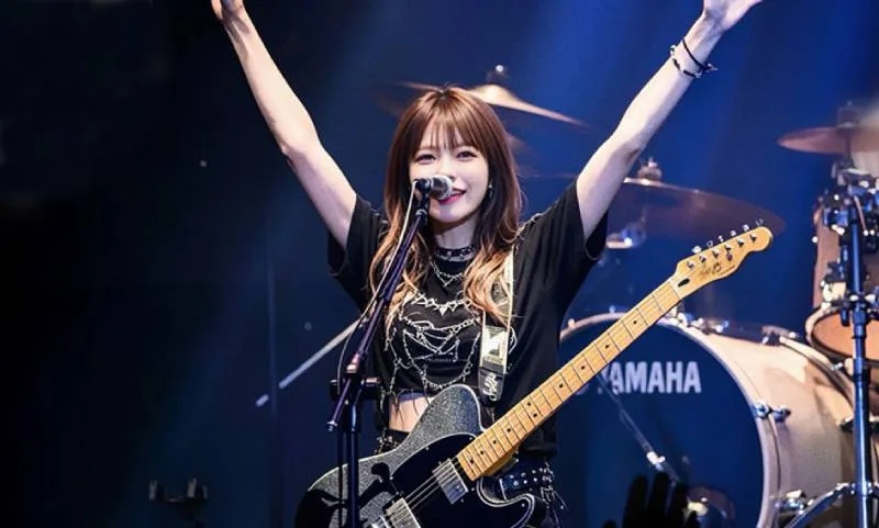 东京女子图鉴 - 天野AMANO(23岁) 摇滚乐团主唱！