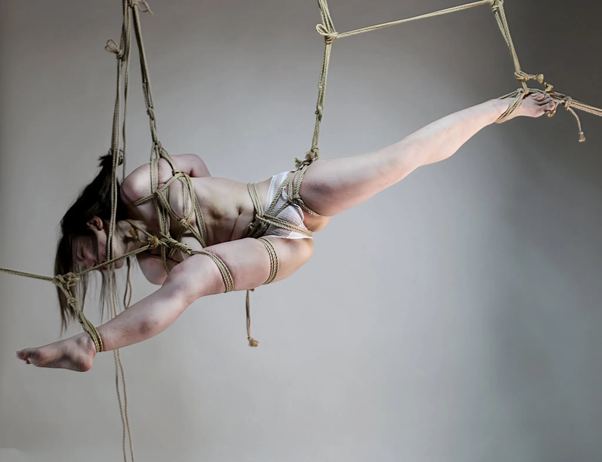 绳缚：你以为的BDSM其实离暴力很远